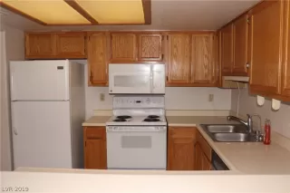 Photo #5: 2149256 Listing