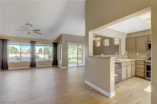 Photo #5: 2149278 Listing
