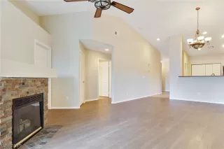 Photo #4: 2149349 Listing 