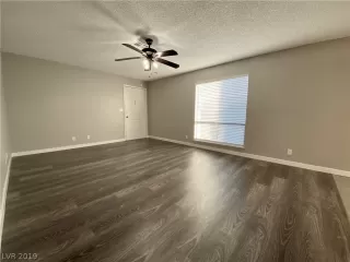 Photo #1: 2149359 Listing