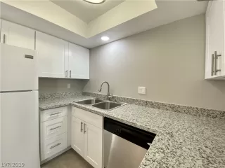 Photo #3: 2149359 Listing