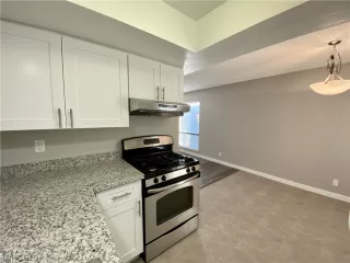 Photo #6: 2149359 Listing