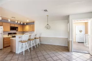 Photo #3: 2149377 Listing 