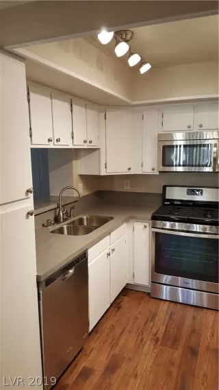 Photo #5: 2149385 Listing 