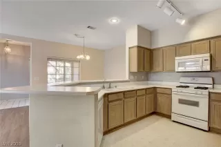 Photo #3: 2149427 Listing