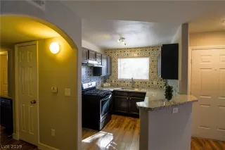 Photo #2: 2149447 Listing