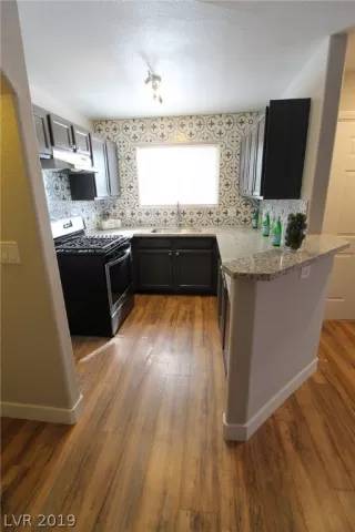 Photo #4: 2149447 Listing