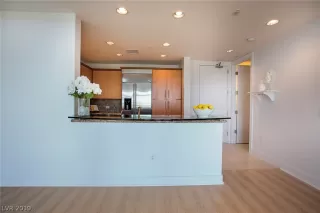 Photo #4: 2149488 Listing 