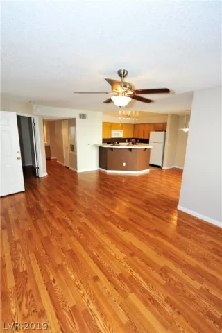 Photo #4: 2149497 Listing 