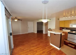 Photo #5: 2149497 Listing 