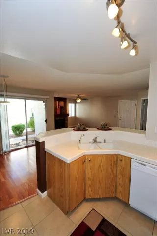 Photo #6: 2149497 Listing 