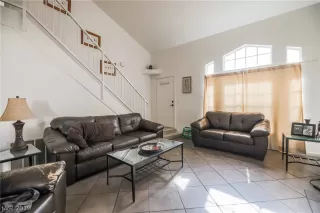 Photo #3: 2149525 Listing