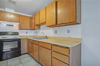 Photo #1: 2149572 Listing