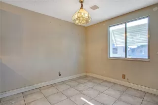 Photo #6: 2149572 Listing