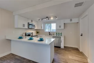Photo #2: 2149585 Listing 