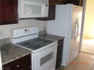 Photo #3: 2149639 Listing