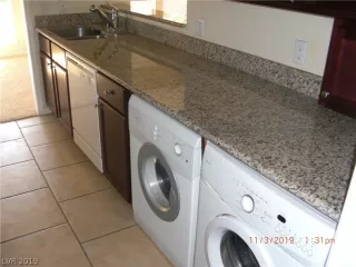 Photo #4: 2149639 Listing