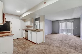 Photo #6: 2149645 Listing 