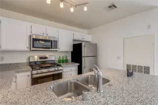 Photo #1: 2149704 Listing