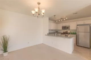 Photo #6: 2149704 Listing