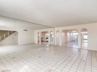 Photo #1: 2149706 Listing 