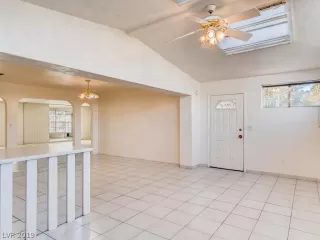 Photo #3: 2149706 Listing 