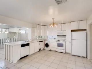 Photo #5: 2149706 Listing 