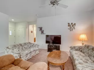 Photo #5: 2149745 Listing