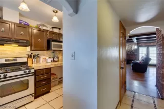 Photo #3: 2149801 Listing