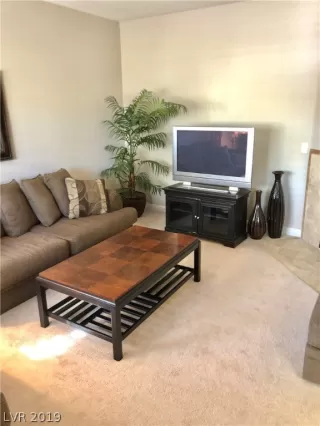 Photo #3: 2149803 Listing