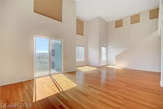 Photo #5: 2149874 Listing 