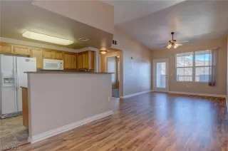 Photo #1: 2149915 Listing