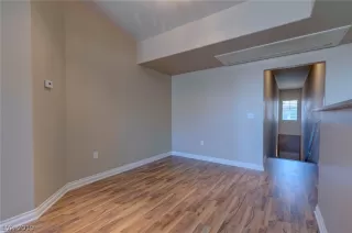 Photo #3: 2149915 Listing