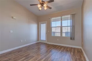 Photo #4: 2149915 Listing