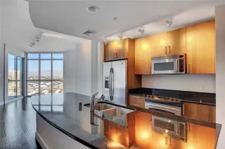 Photo #1: 2149978 Listing 