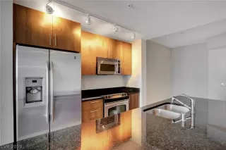 Photo #3: 2149978 Listing 