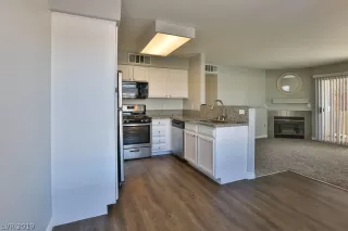 Photo #4: 2150000 Listing 