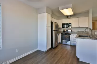 Photo #5: 2150000 Listing 