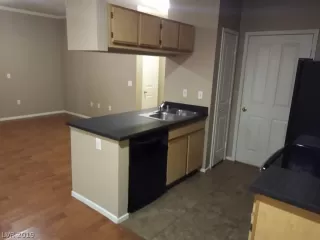 Photo #3: 2150036 Listing 