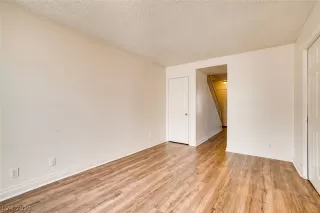Photo #3: 2150045 Listing