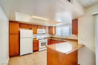 Photo #4: 2150045 Listing