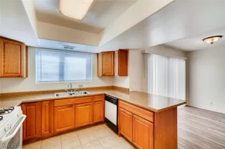 Photo #5: 2150045 Listing