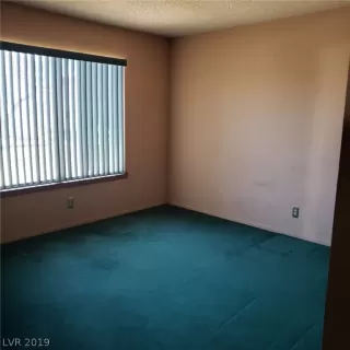 Photo #5: 2150059 Listing