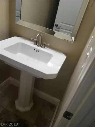 Photo #3: 2150141 Listing