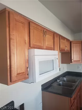 Photo #3: 2150158 Listing 