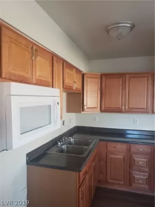 Photo #4: 2150158 Listing 