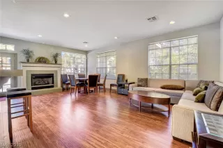 Photo #5: 2150173 Listing