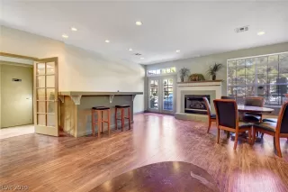 Photo #6: 2150173 Listing