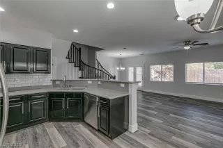 Photo #4: 2150236 Listing