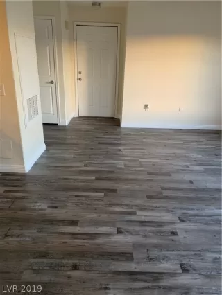 Photo #2: 2150273 Listing 
